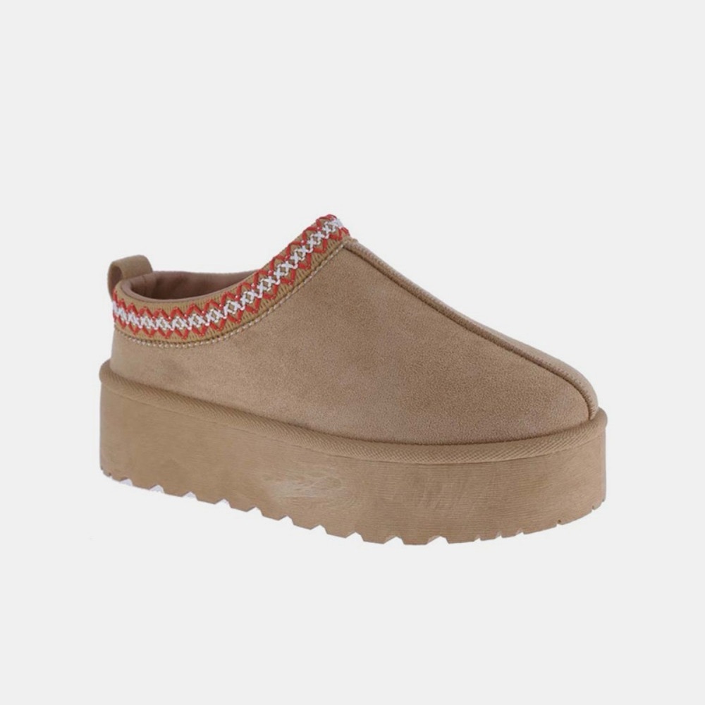 Weeboo Platform Embroidered Trim Slip-On Boots 10060055070